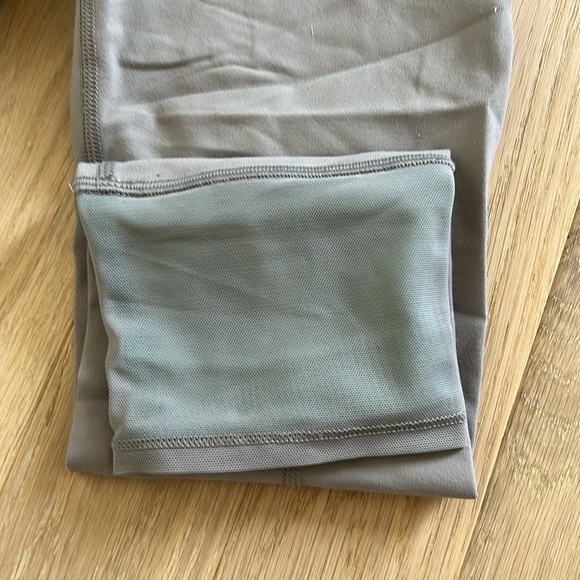 Grey lululemon capris workout pants - Picture 2 of 4